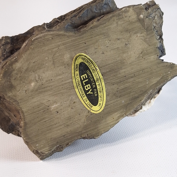 Vintage Lone Wolf Standing On A Rock Sculpture Figurine - Picture 7 of 8